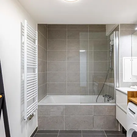 Guestready - Spacious Flat With Furnished Terrace